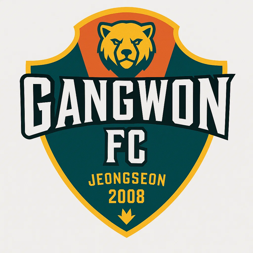 강원 FC 엠블럼. 초록색 방패형 배경 위에 금색 곰 얼굴과 ‘GANGWON FC’ 문구가 배치된 디자인.