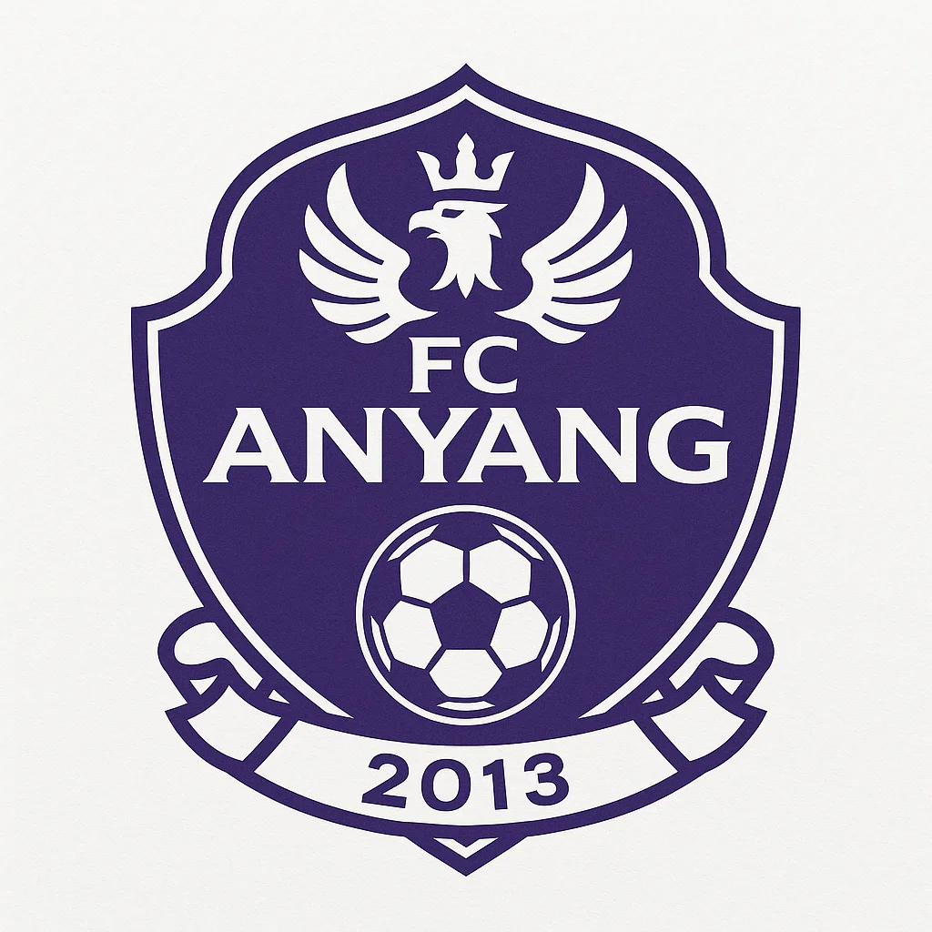FC 안양 엠블럼. 보라색 방패형 배경에 독수리와 축구공, 그리고 ‘ANYANG’ 문구가 새겨진 디자인.